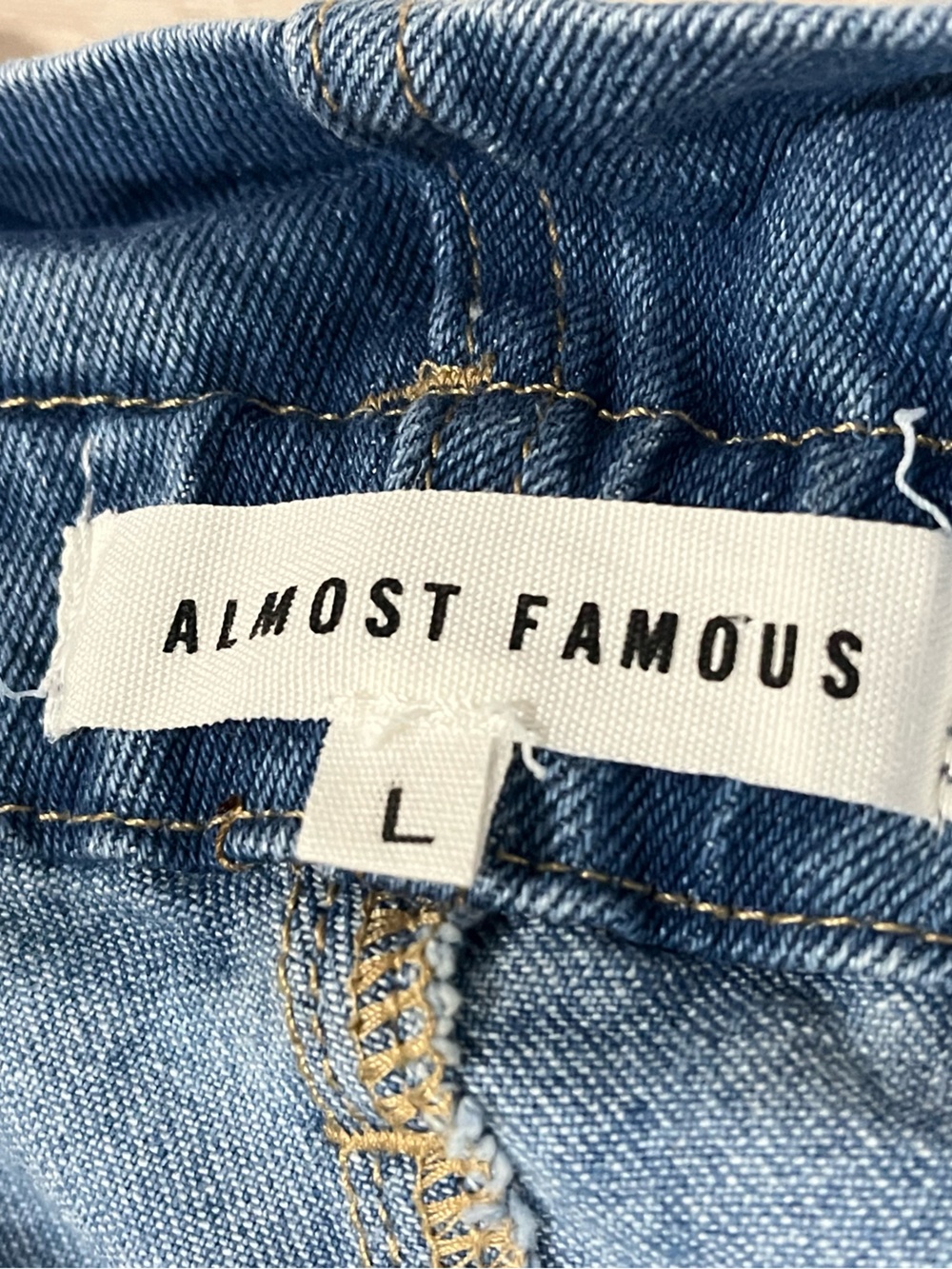 Almost Famous Light Wash Denim Shorts Elastic Waist High Rise Size L - Picture 4 of 4